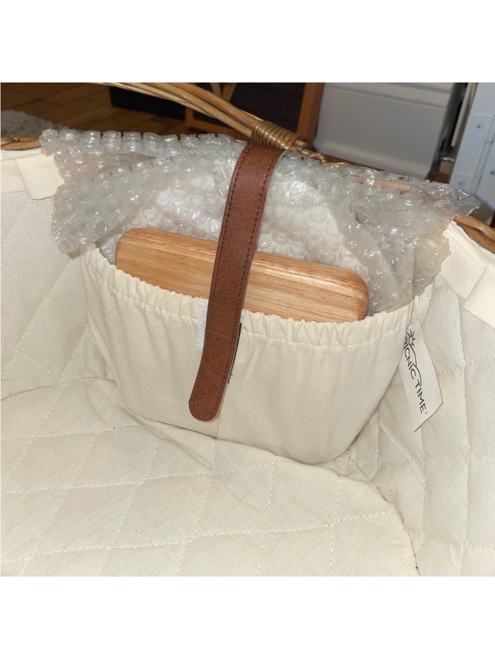 Large Heart Woven Wicker Picnic Basket Handled Tote - Picture 6 of 6
